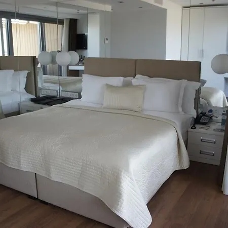 7800 Szálloda 4*