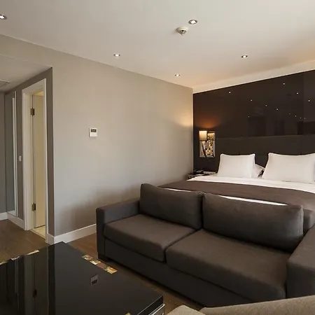 7800 Szálloda 4*